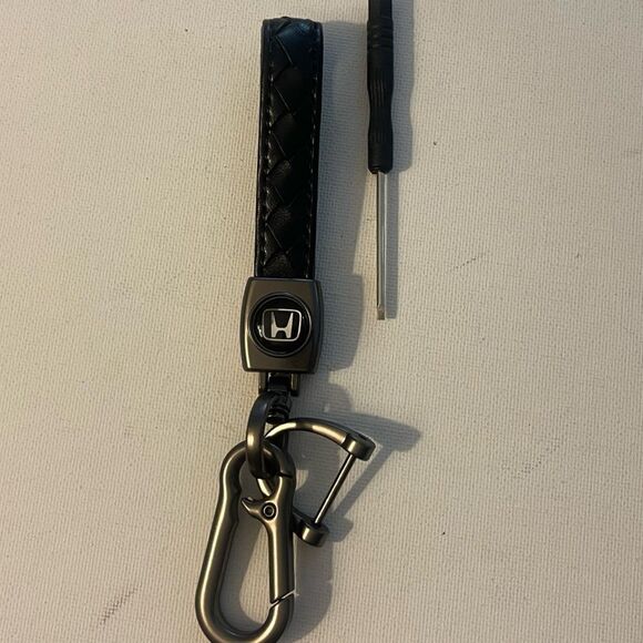 Honda Logo Key Fob Keychain in Black Leather NWT - Picture 1 of 4